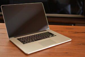 mac, laptop, natural wood-1108183.jpg