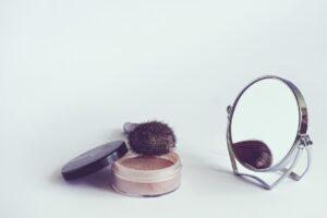 cosmetics, powder, cosmetic brush-1543271.jpg